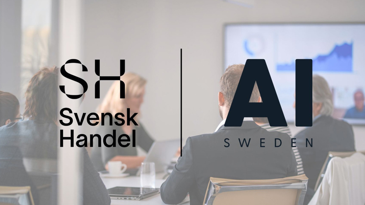 En grupp människor som sitter runt ett bord.