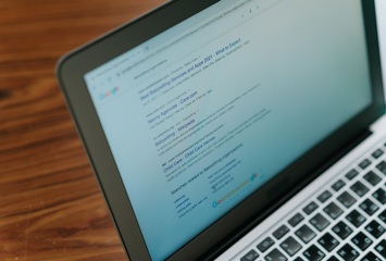Agerar som återförsäljare av Google-tjänster