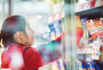 Matmoms och arbetsgivaravgifter sänks 1 april