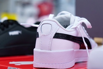 Helsingborg - stölder av sneakers och träningsskor