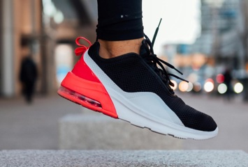 Eskilstuna - stölder av sneakers och träningsskor